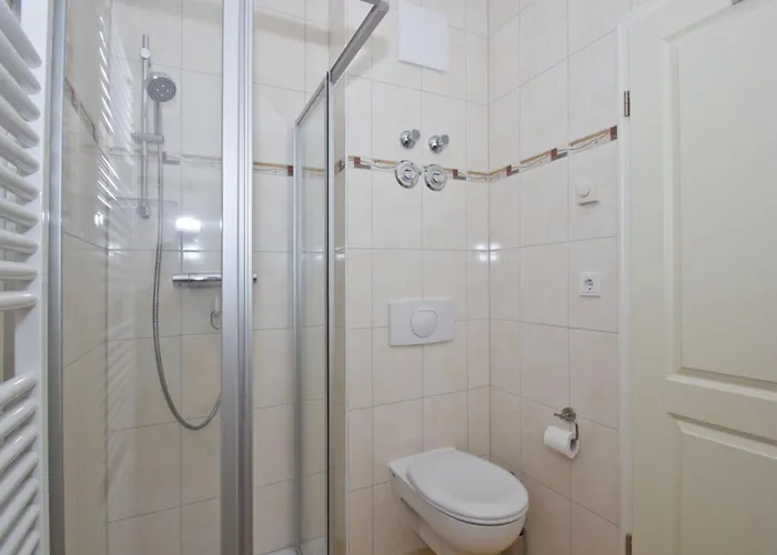 Strandnah, Gratis Nutzung Vom Ahoi Erlebnisbad Und Sauna In Sellin - Kurparkresidenz Fewo10 *